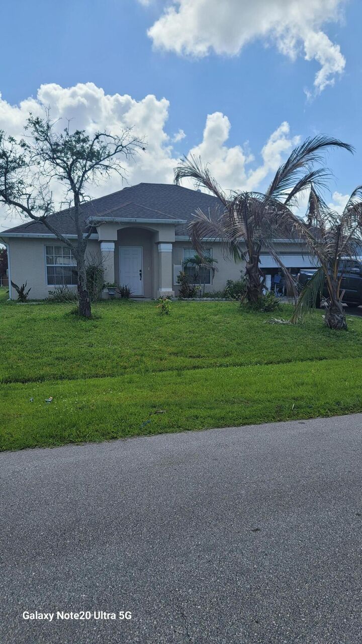 Property Photo:  1386 SE Proctor Lane  FL 34983 