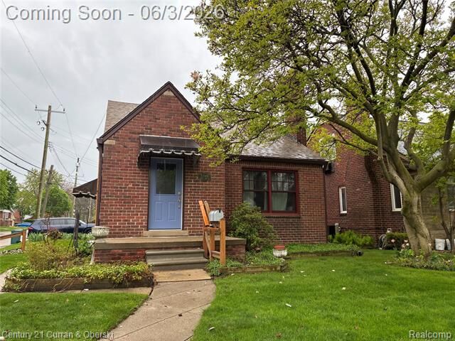 Property Photo:  22401 Cobb Street  MI 48128 