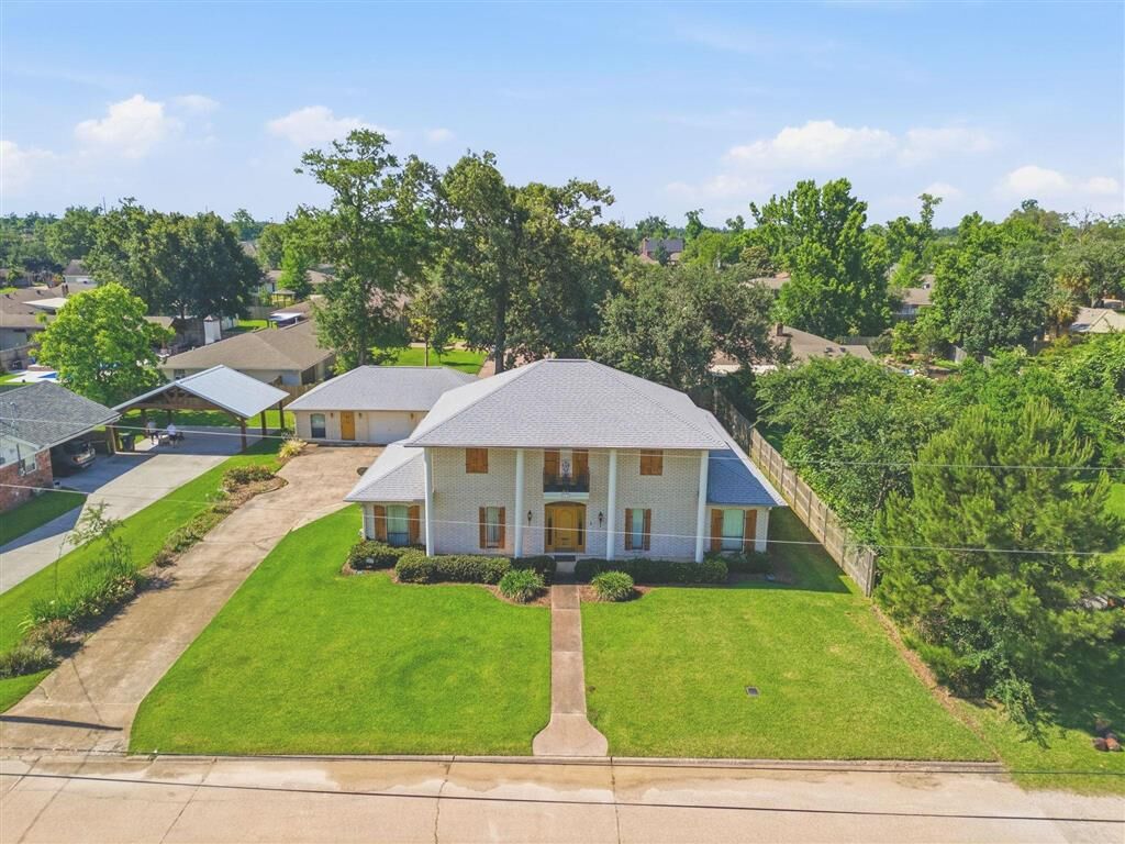 Property Photo: 917 W Lagrange Street W LA 70605