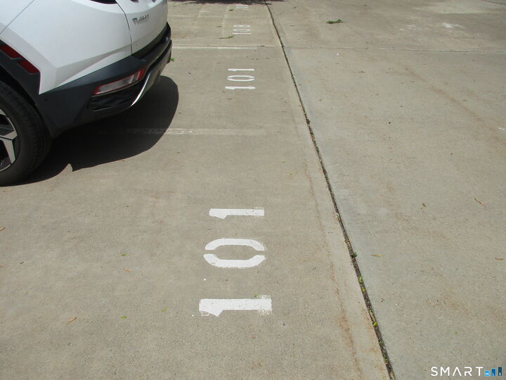 Property Photo:  510 First Avenue 101  CT 06516 