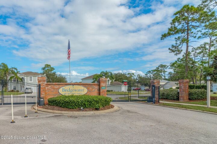 Property Photo:  1733 La Maderia Drive SW  FL 32908 