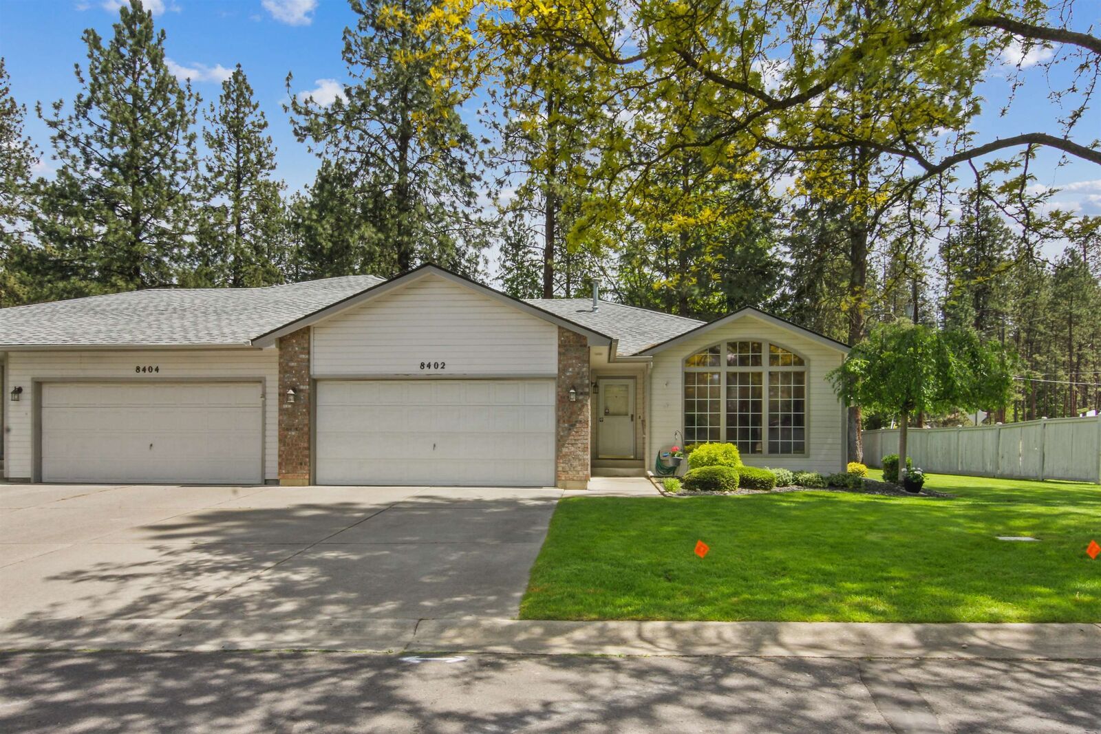 Property Photo:  8402 N Pine Meadows Ln  WA 99026 