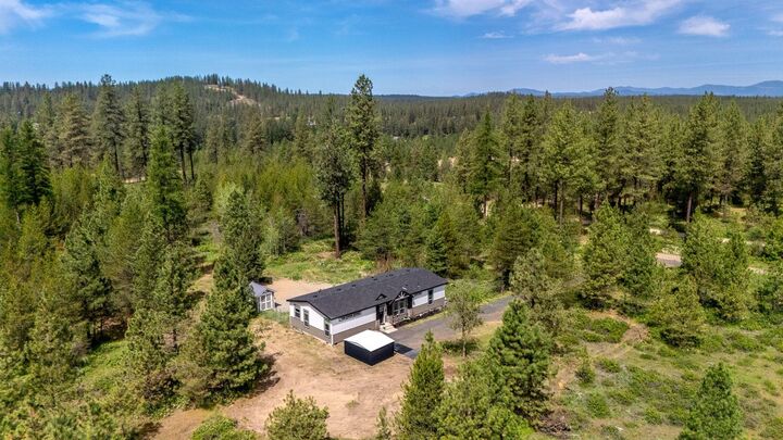 Property Photo:  28995 N Hardesty Rd  WA 99003 