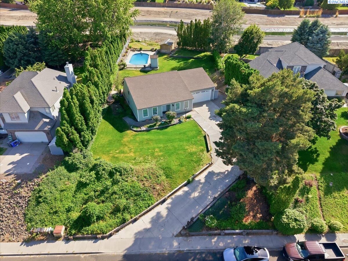 Property Photo:  4618 S Quincy Pl  WA 99337-3917 