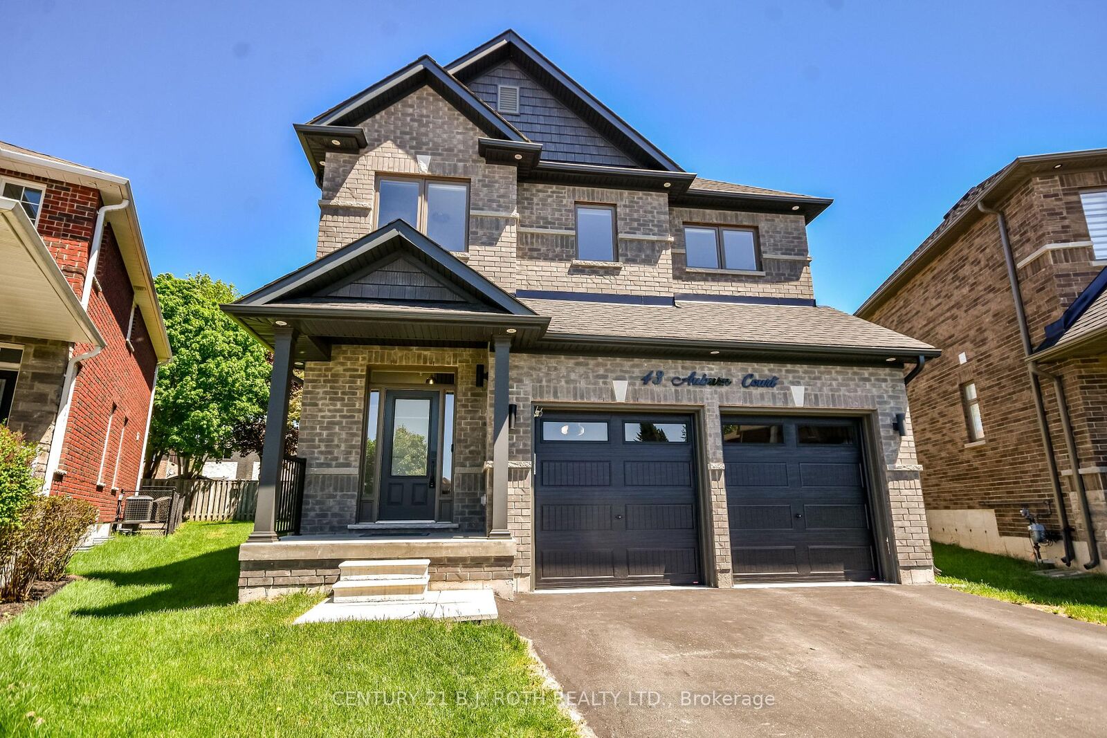 Property Photo:  43 Auburn Court  ON L4N 0A5 