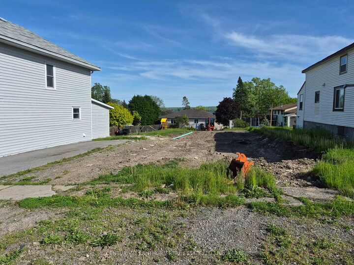 Property Photo:  472 Thomas Street  ON K0K 1X0 