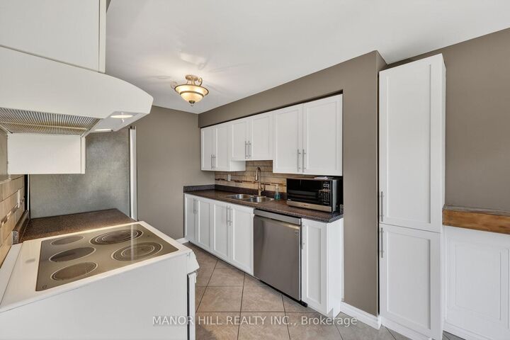 Property Photo:  62 Monarchy Street N  ON L4M 7K1 