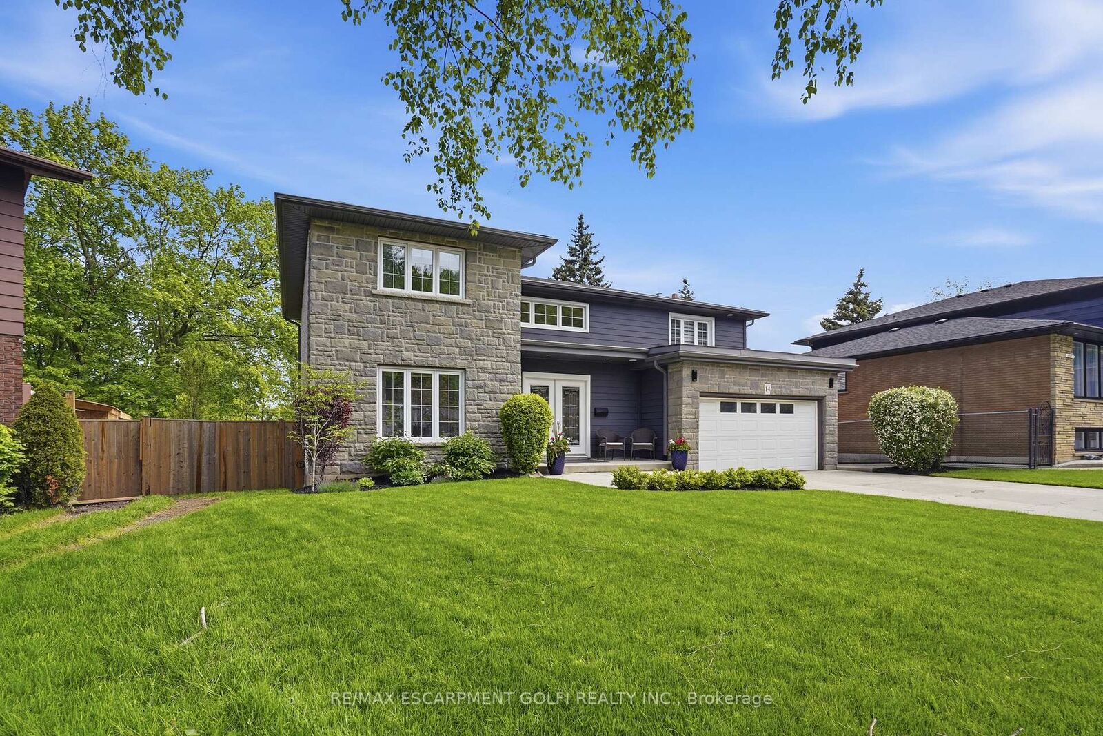 Property Photo: 14 Leslie Drive ON L8G 2P9