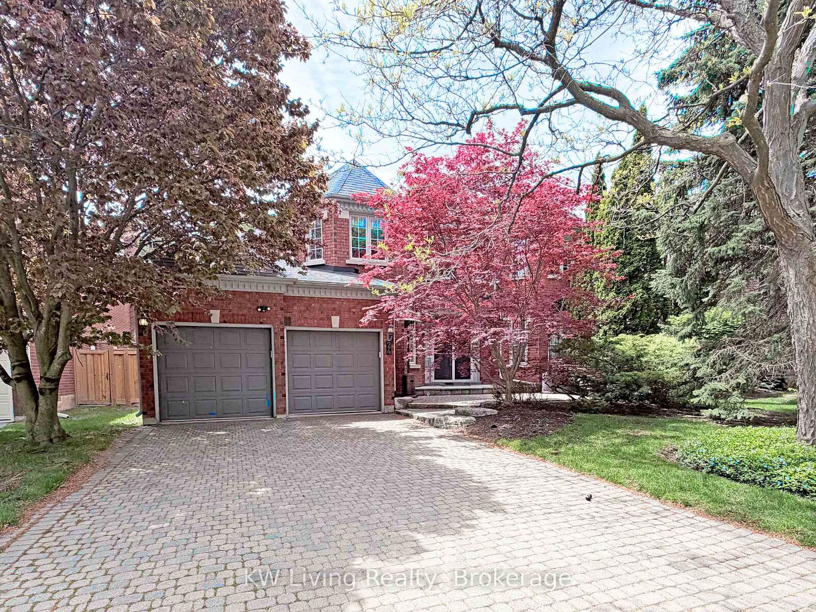 Property Photo: 24 Highview Crescent ON L4B 2T7