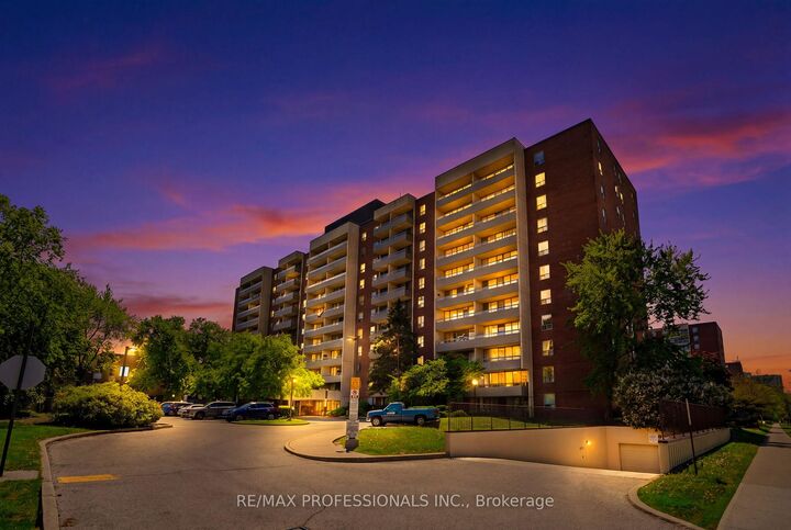 Property Photo:  19 Four Winds Drive 204  ON M3J 2S9 