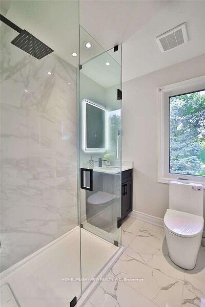 Property Photo: 6 McClenny Drive ON L4G 5P9