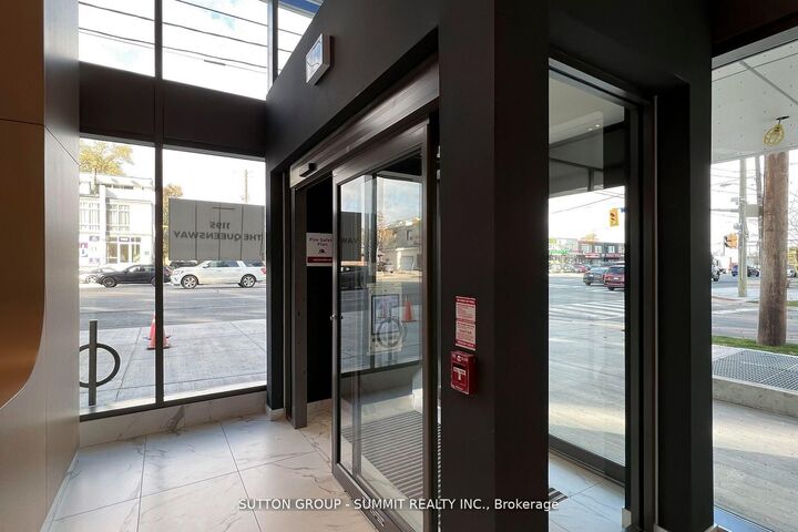 Property Photo: 1195 The Queensway Street 801 ON M8Z 0H1