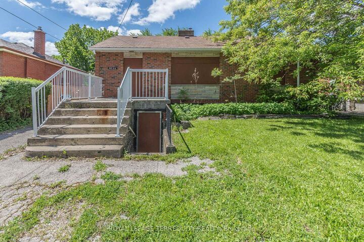 3056 Parkerhill Road — photo 1