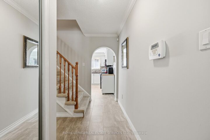 Property Photo: 1118 Glen Valley Road ON L6M 3K8