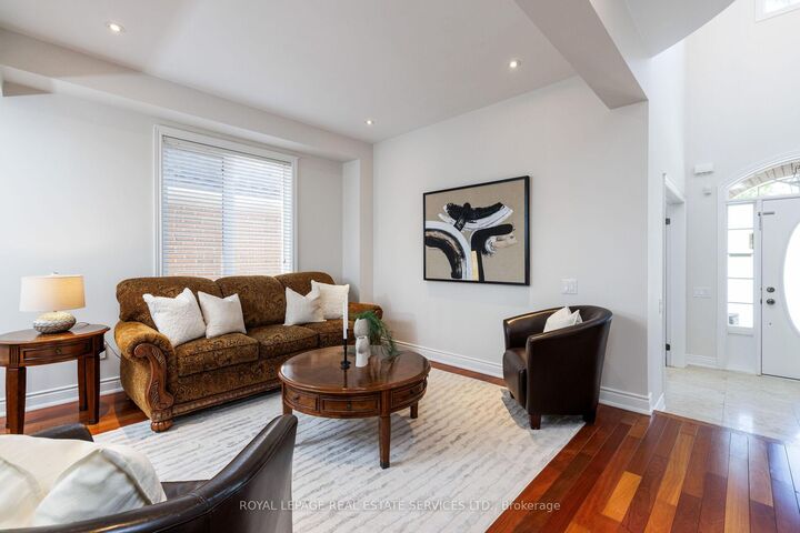 147 Innville Crescent — photo 1