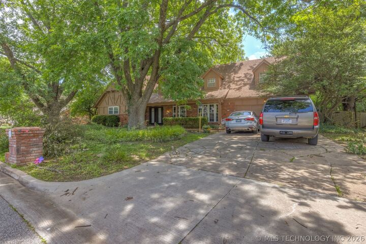 Property Photo:  7312 E 68th Place  OK 74133 