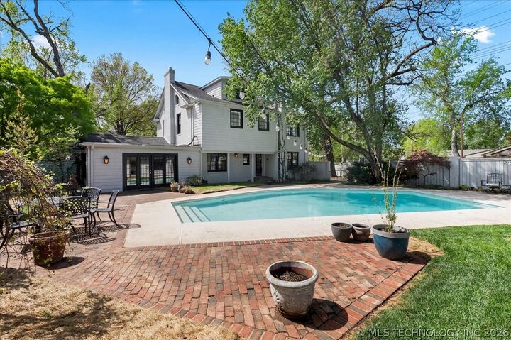 Property Photo: 1305 E 27th Street OK 74114