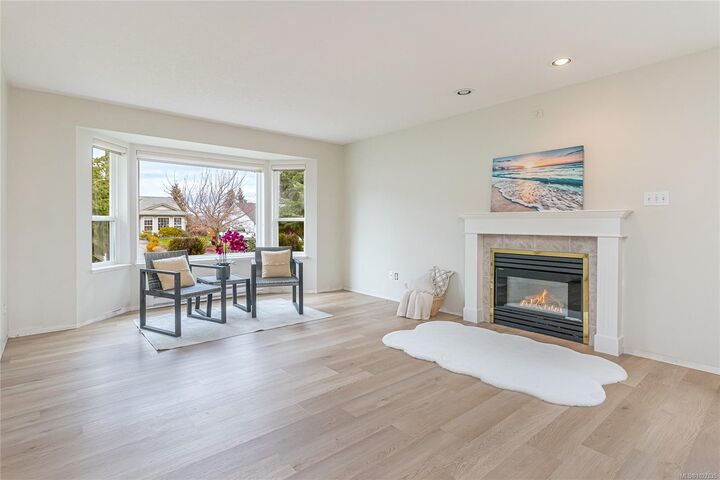 Property Photo:  339 Rheumer Cres  BC V9P 2T8 