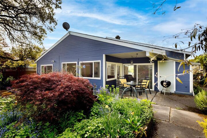 4395 Robinwood Dr — photo 1