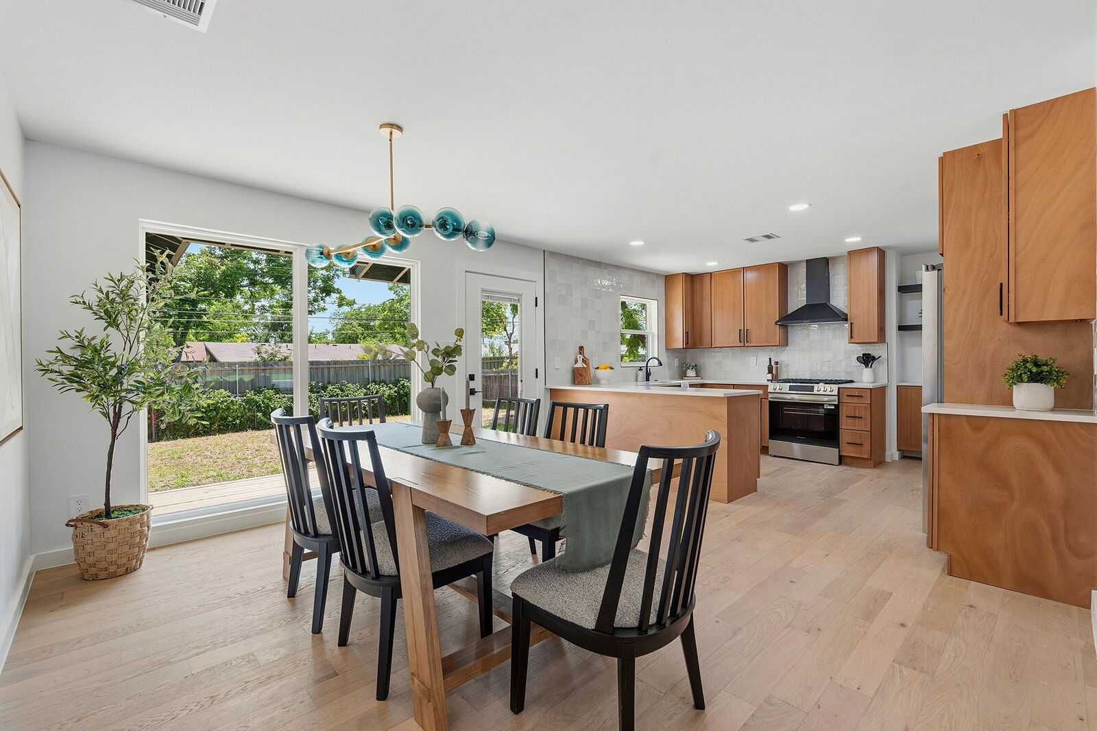 Property Photo:  1203 Ridgehaven Drive  TX 78723 