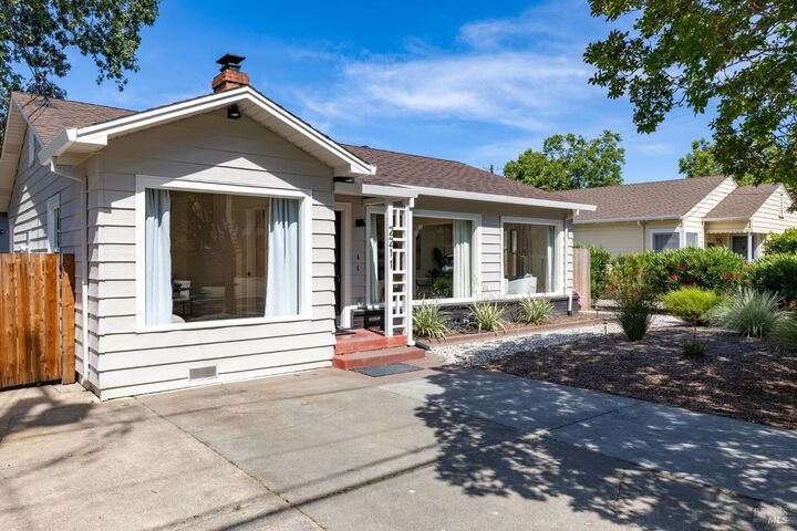 Property Photo:  2211 Humboldt Street  CA 95404 