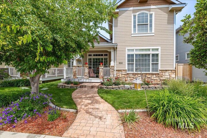 Property Photo:  826 E Denise St  ID 83706 