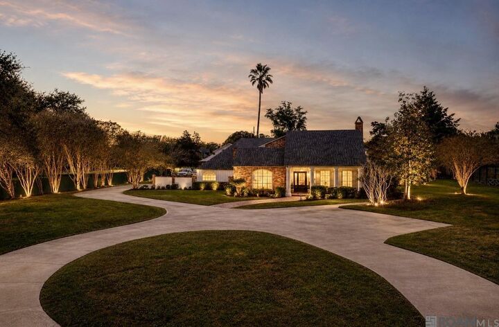 Property Photo: 332 & 336 Fulwar Skipwith Rd LA 70810