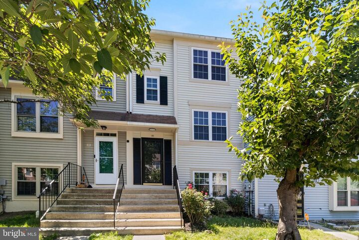Property Photo:  102 Riverside Run Drive  MD 20640 