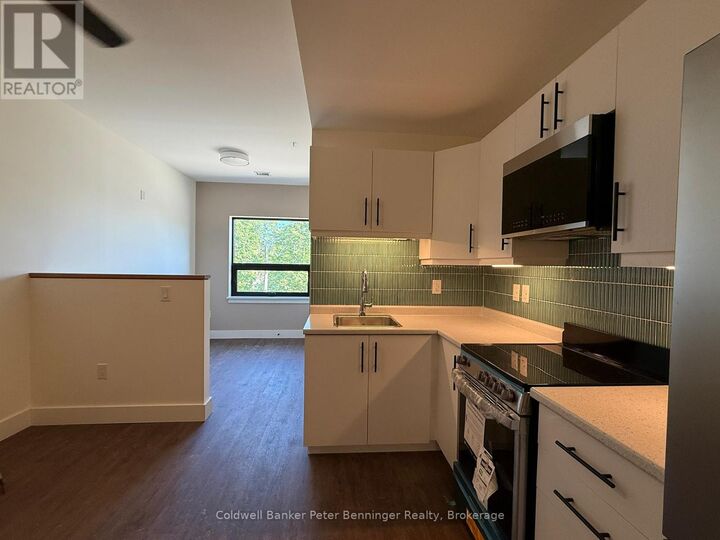 Property Photo:  604 South Queen Street South 202  ON N0G 2N0 