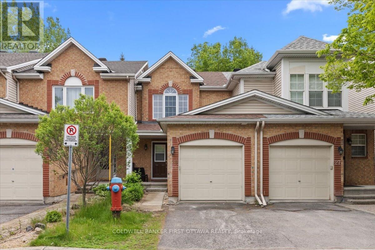 Property Photo:  29 Heartleaf Private  ON K1T 3Z9 