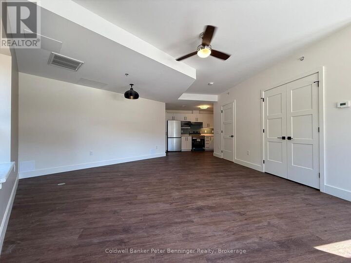 Property Photo:  604 South Queen Street South 109  ON N0G 2N0 