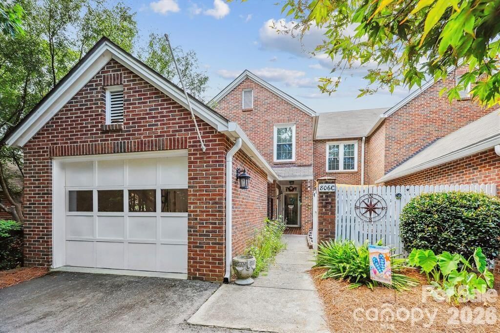 Property Photo:  806 Colony Oaks Drive  NC 28112 