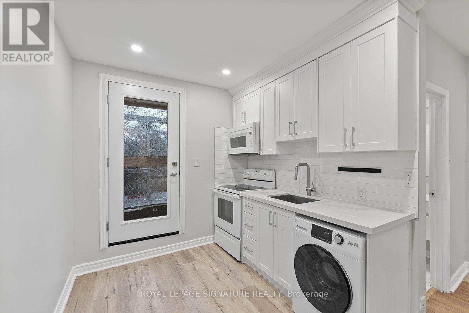 Property Photo:  233 Greenwood Avenue 2  ON M4L 2R4 
