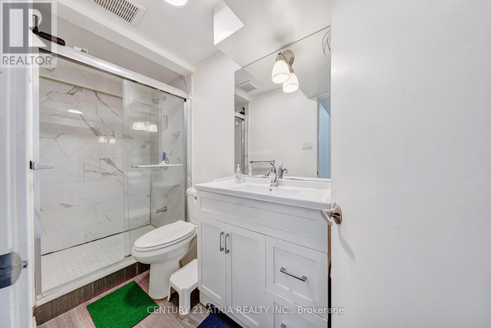 Property Photo:  43 Aragon Avenue Unit B  ON M1T 1X8 