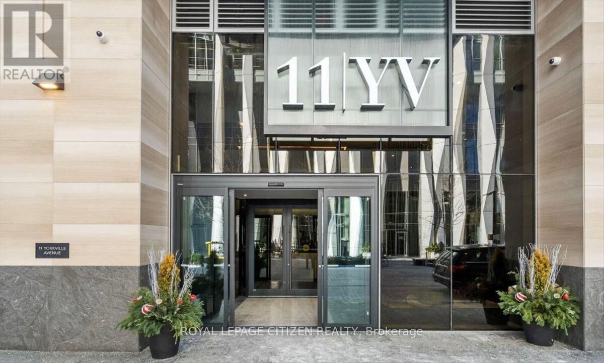 Property Photo:  11 Yorkville Avenue 6007  ON M4W 1L2 