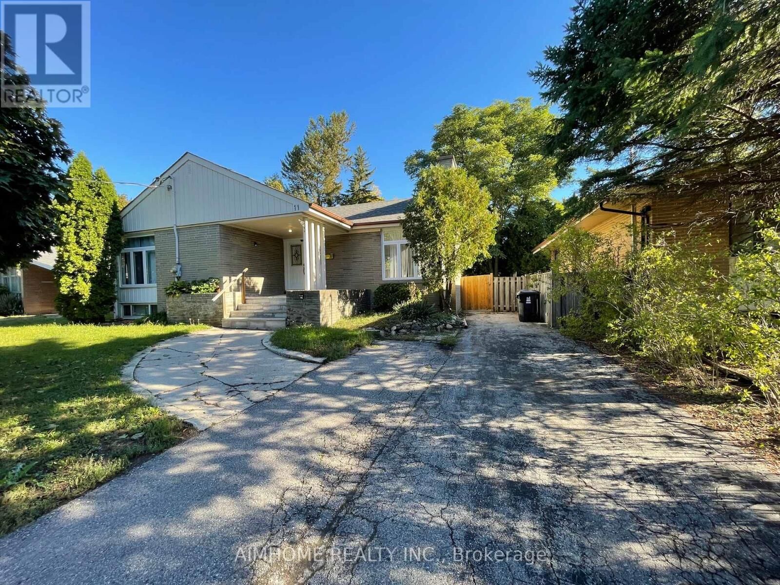 Property Photo: 11 Lauralynn Crescent Main ON M1S 2H3