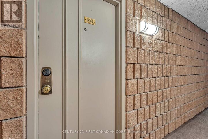 Property Photo:  600 Grenfell Drive 1010  ON N5X 2R8 