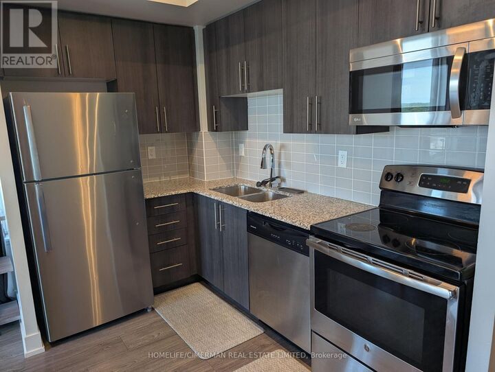 Property Photo:  1215 Bayly Street Lph--07  ON L1W 1L7 