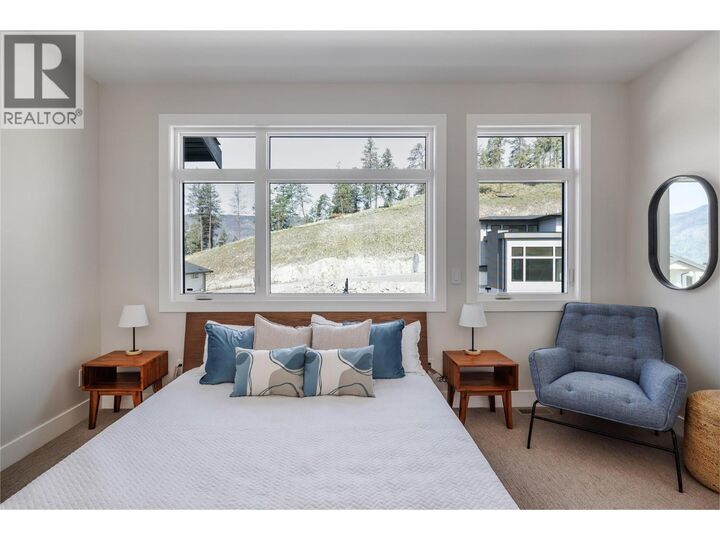 Property Photo: 3425 Hilltown Drive 4 BC V1V 2B5