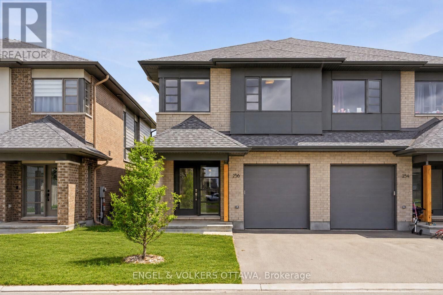 Property Photo: 256 Shuttleworth Drive ON K1T 0T4
