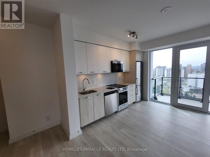 Property Photo:  75 James Street 1802  ON L8P 4V8 