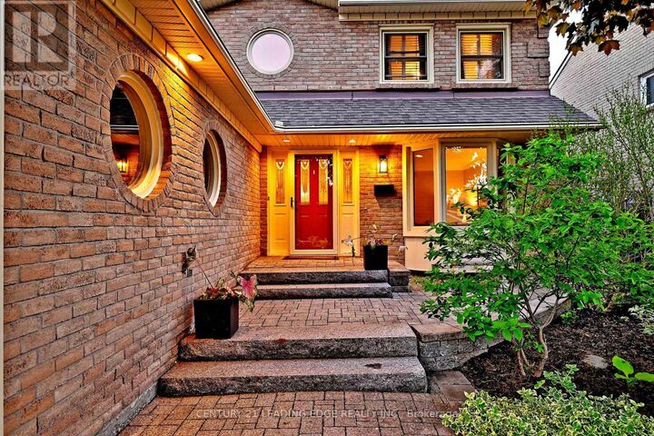 Property Photo:  4 Ferndell Circle  ON L3R 3Y8 