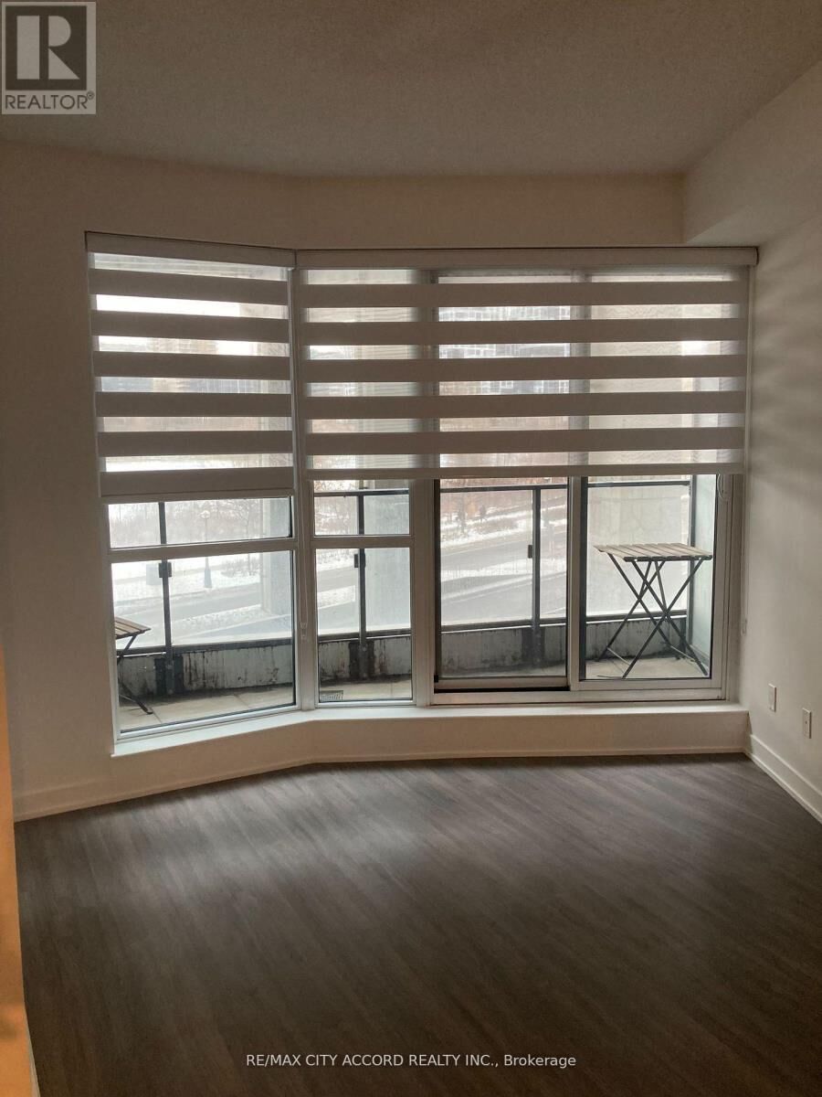 Property Photo:  50 Bruyeres Mews 302  ON M5V 0H8 