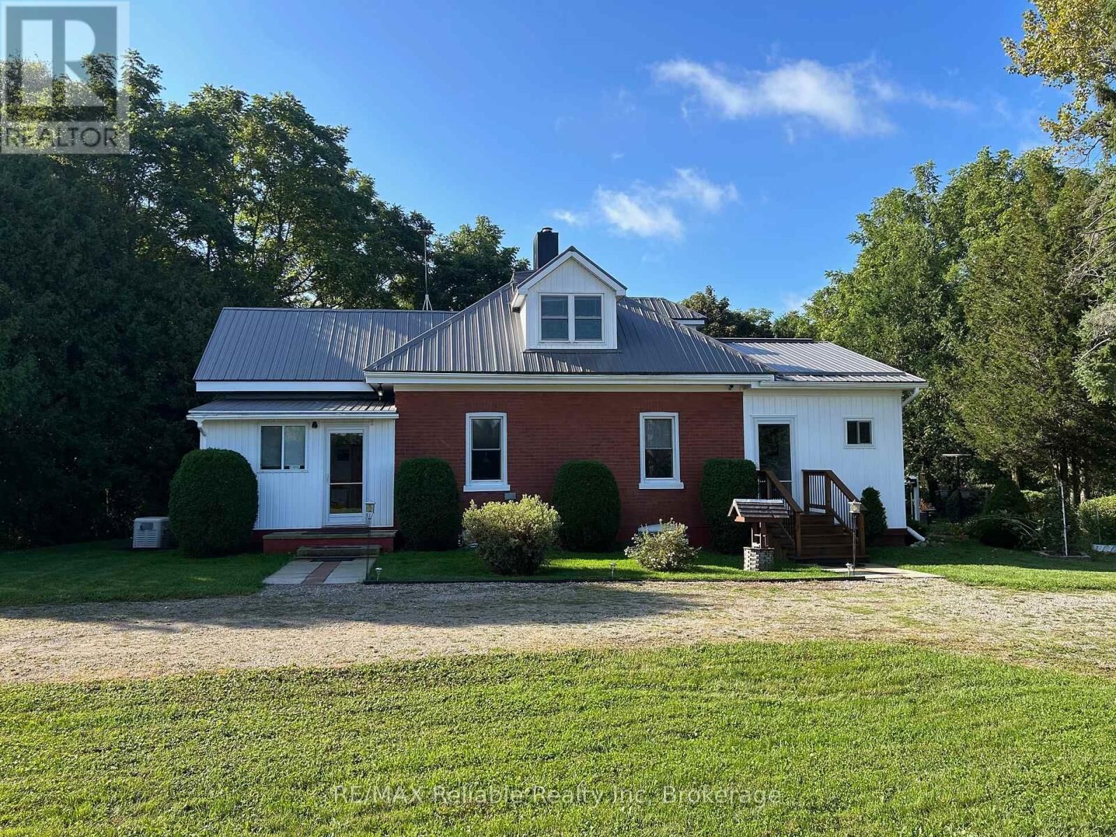 Property Photo:  79198 Porters Hill Line  ON N7A 3X8 