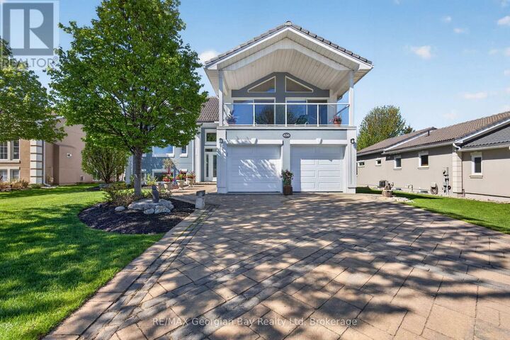Property Photo: 656 Aberdeen Boulevard ON L4R 5N9