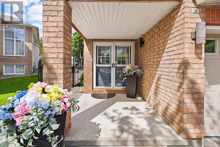 Property Photo:  124 Macassa Circle  ON K2T 1J9 