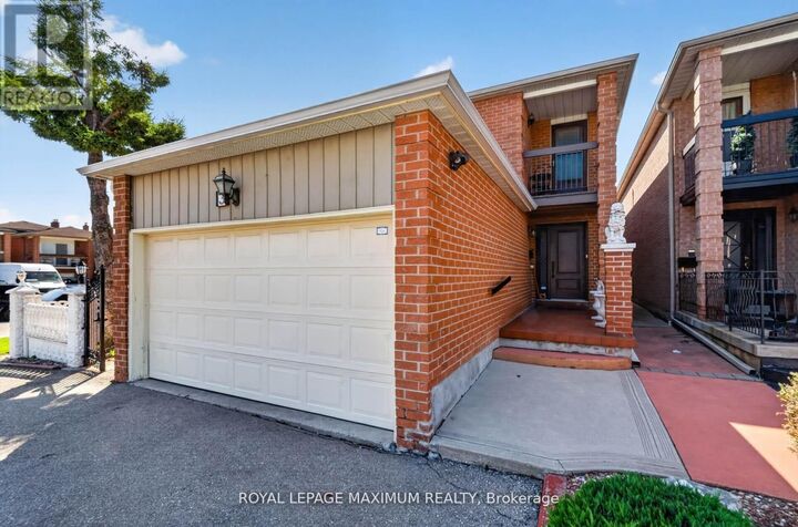 Property Photo:  3 Muzzo Court  ON L4L 3K2 
