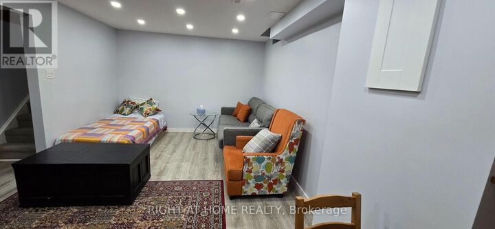 Property Photo:  2655 Gananoque Drive 7  ON L5N 3A6 