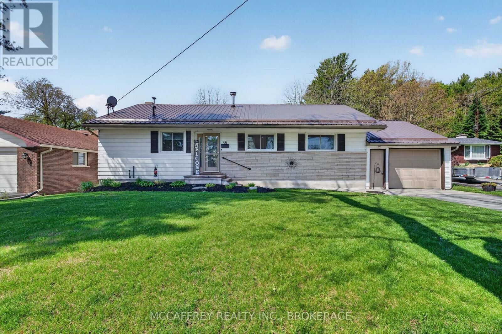 Property Photo:  46 College Street  ON K0K 3J0 