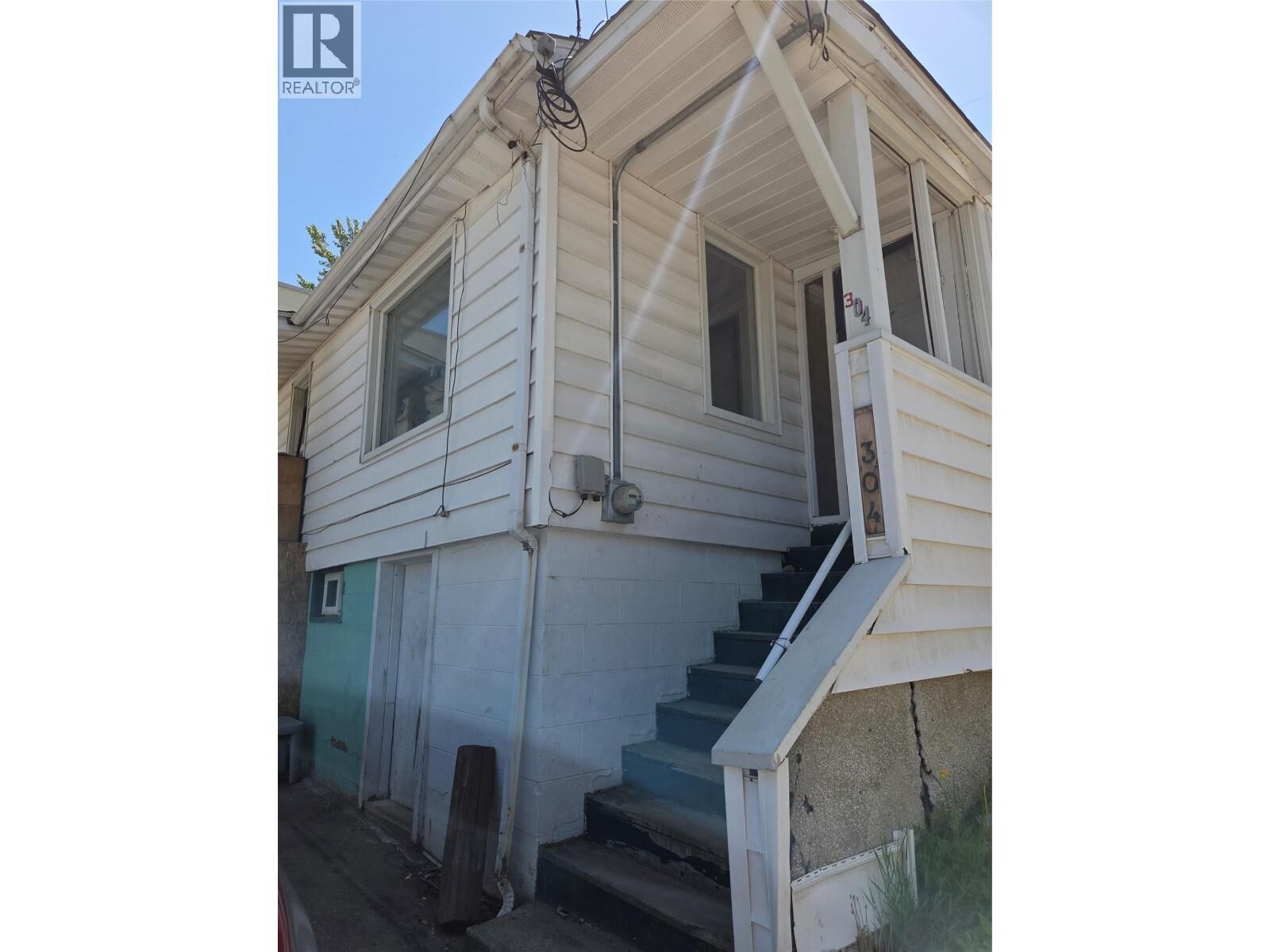 Property Photo:  304 McAnally Street  BC V1R 3R4 
